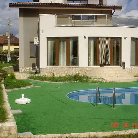 Guest House Camellia Berkovica Esterno foto