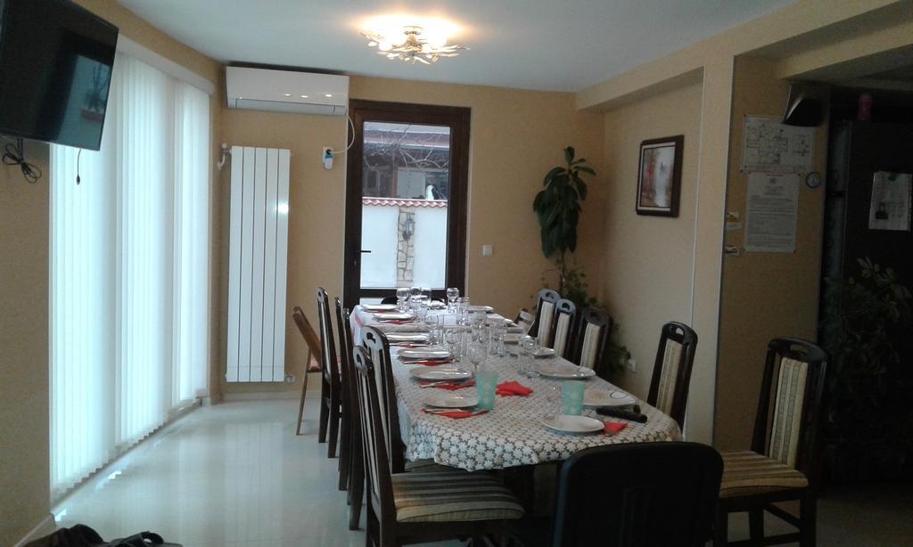 Guest House Camellia Berkovica Esterno foto