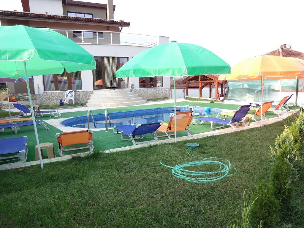 Guest House Camellia Berkovica Esterno foto