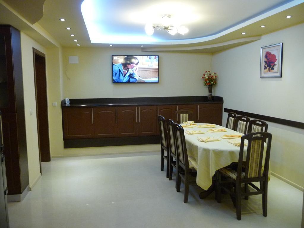 Guest House Camellia Berkovica Esterno foto