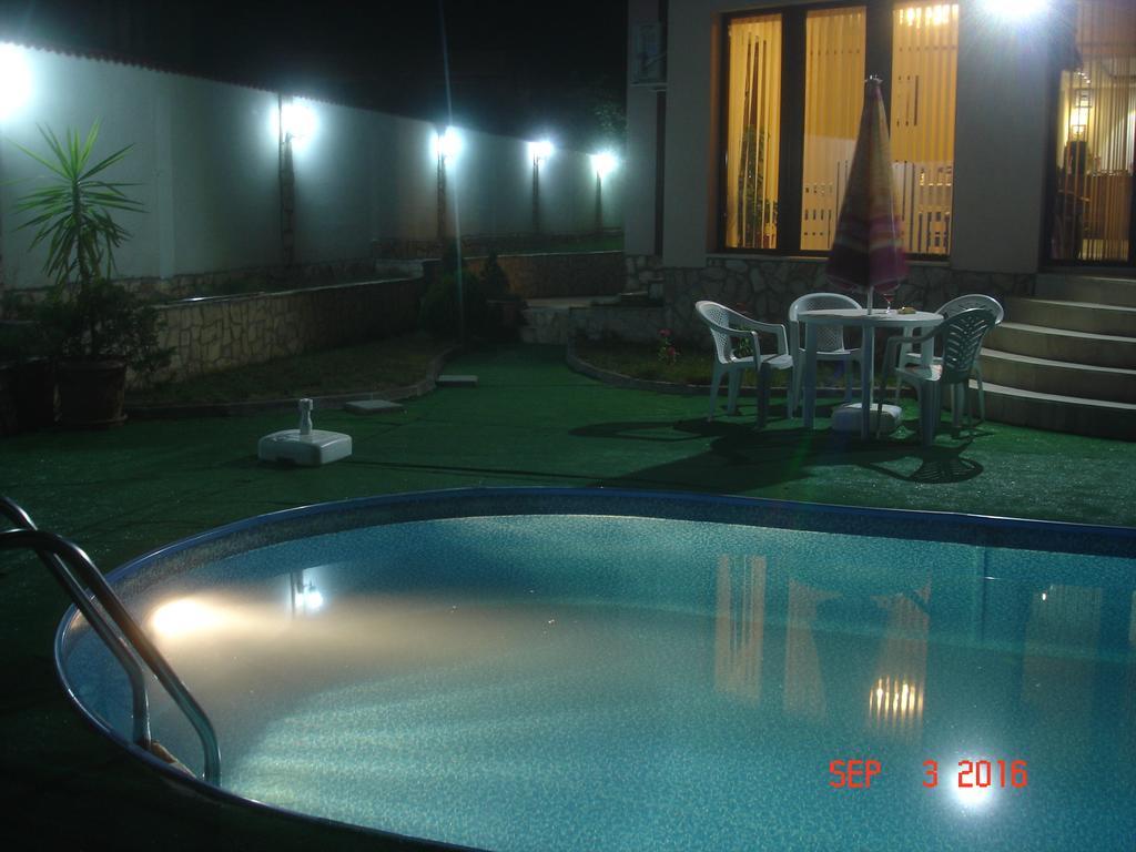 Guest House Camellia Berkovica Esterno foto