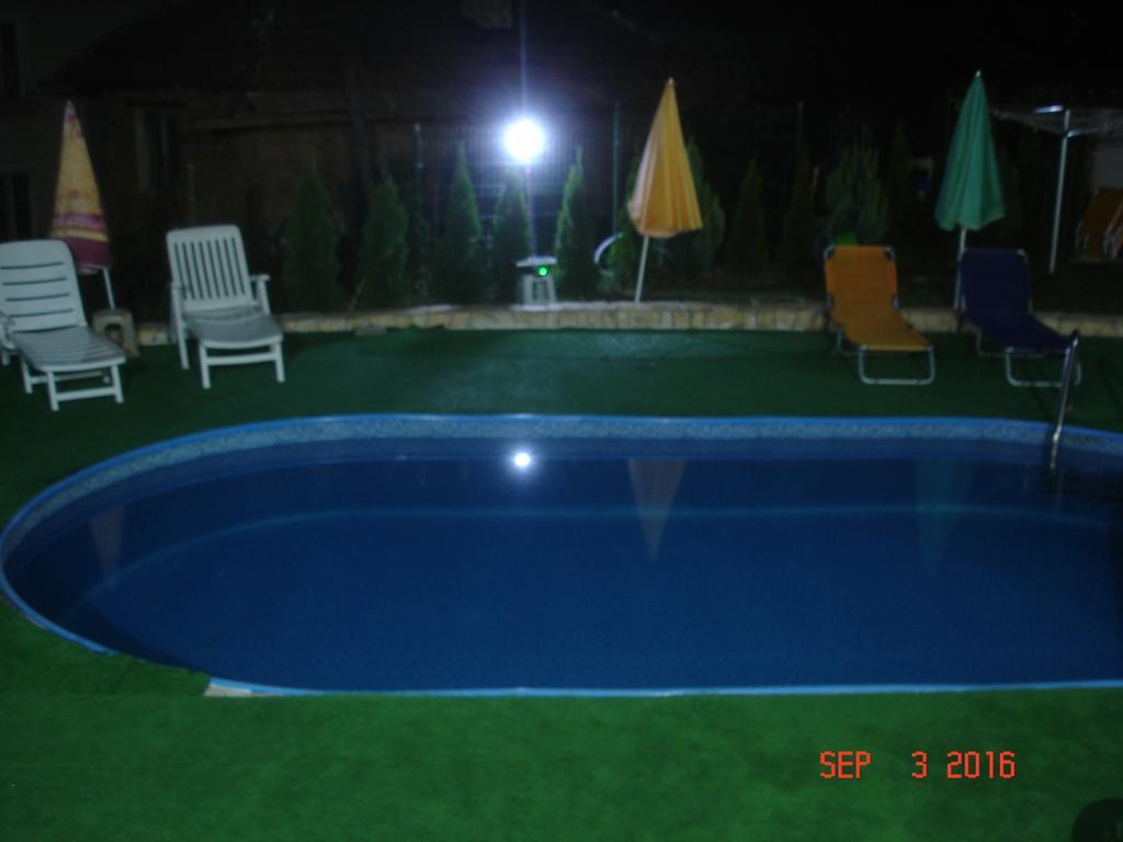 Guest House Camellia Berkovica Esterno foto