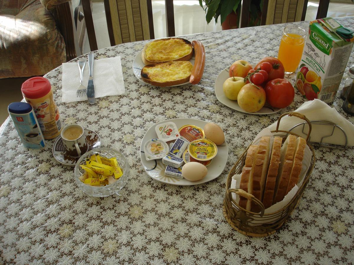 Guest House Camellia Berkovica Esterno foto