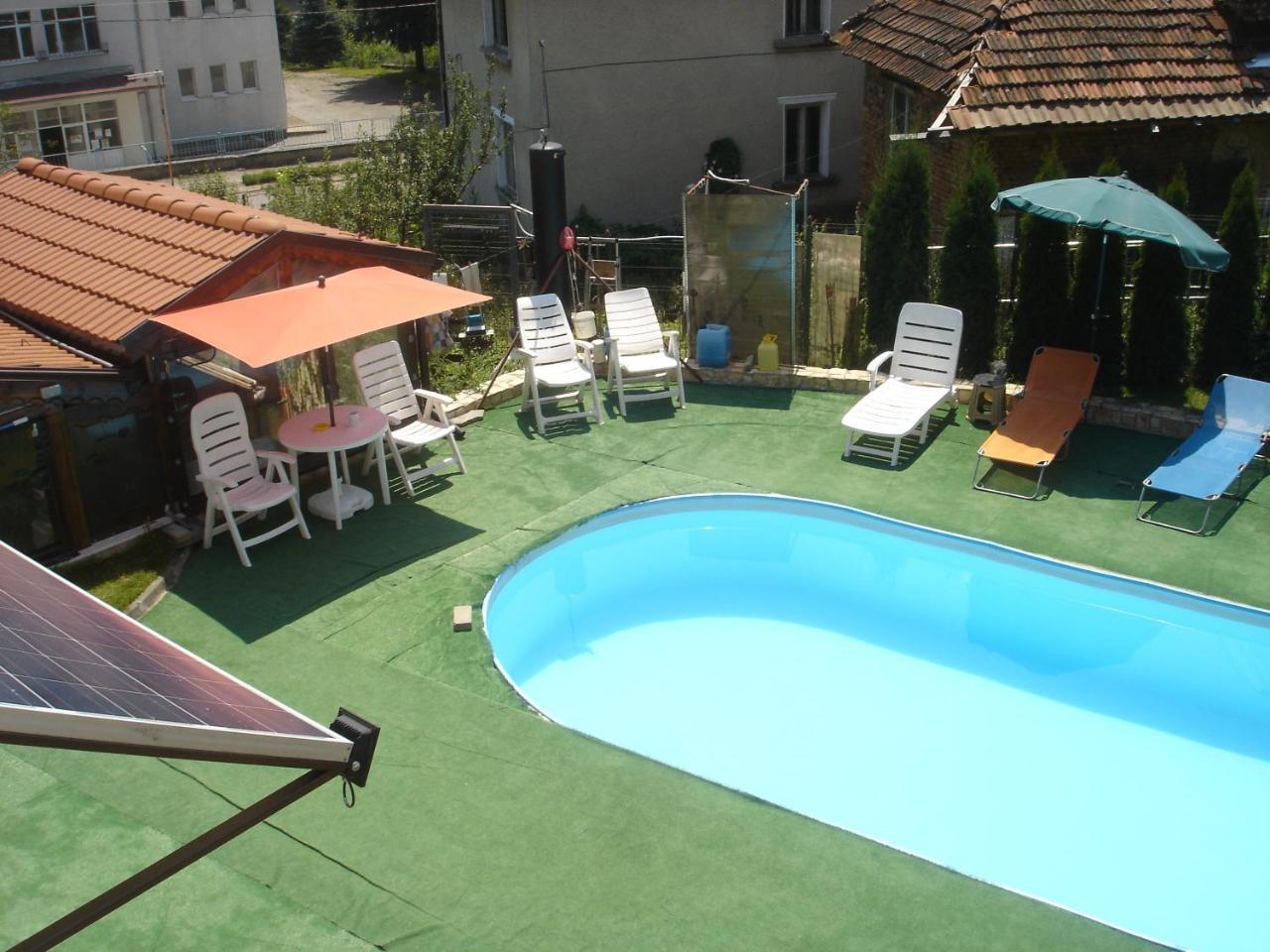 Guest House Camellia Berkovica Esterno foto