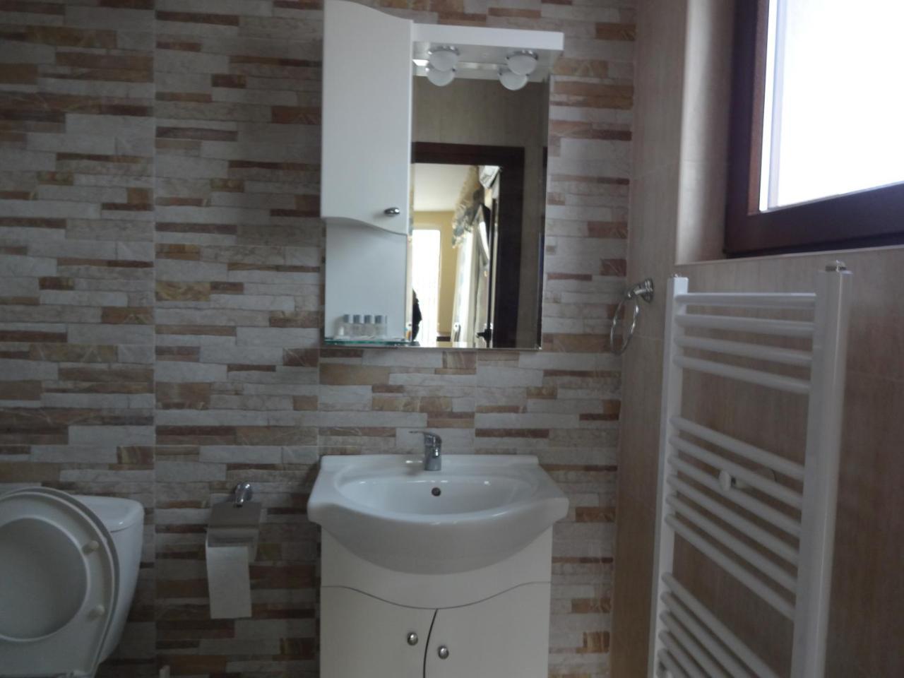 Guest House Camellia Berkovica Esterno foto