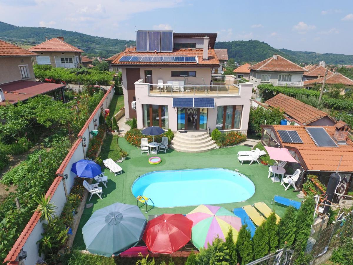 Guest House Camellia Berkovica Esterno foto